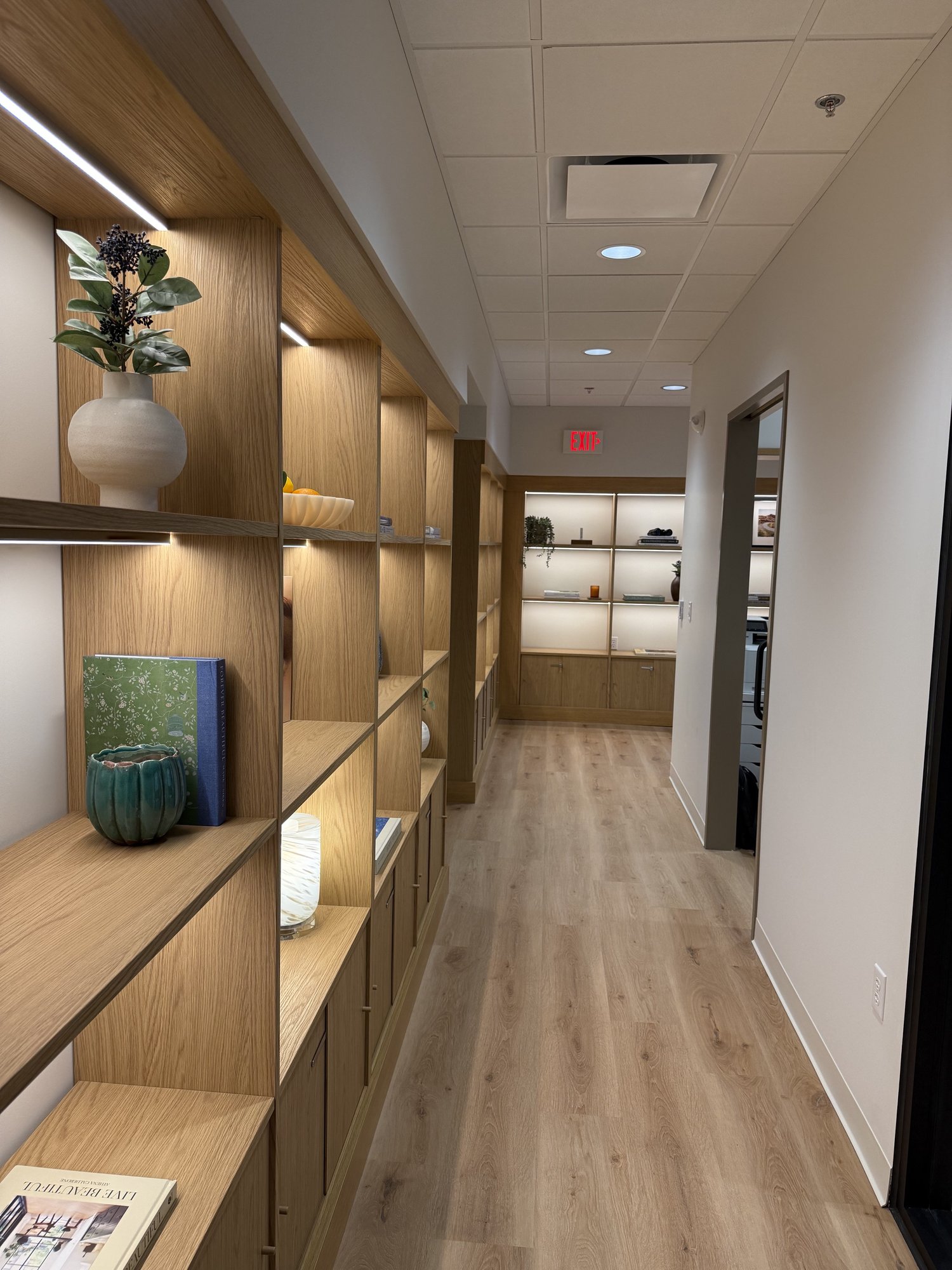 Dermatology Clinic · Pittsburgh, healthcare interior, Pittsburgh, Pennsylvania, designed by Aprèspace. Photo 1 of 10