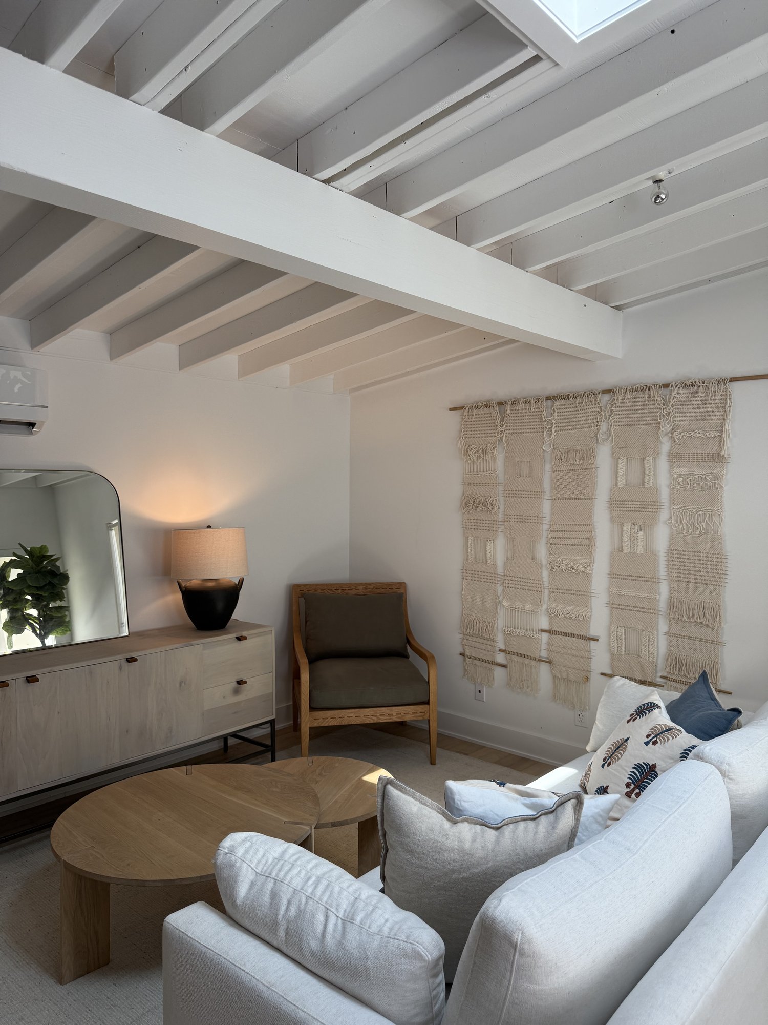 Watermill Apartment, residential interior, Water Mill, New York, designed by Aprèspace. Photo 1 of 12